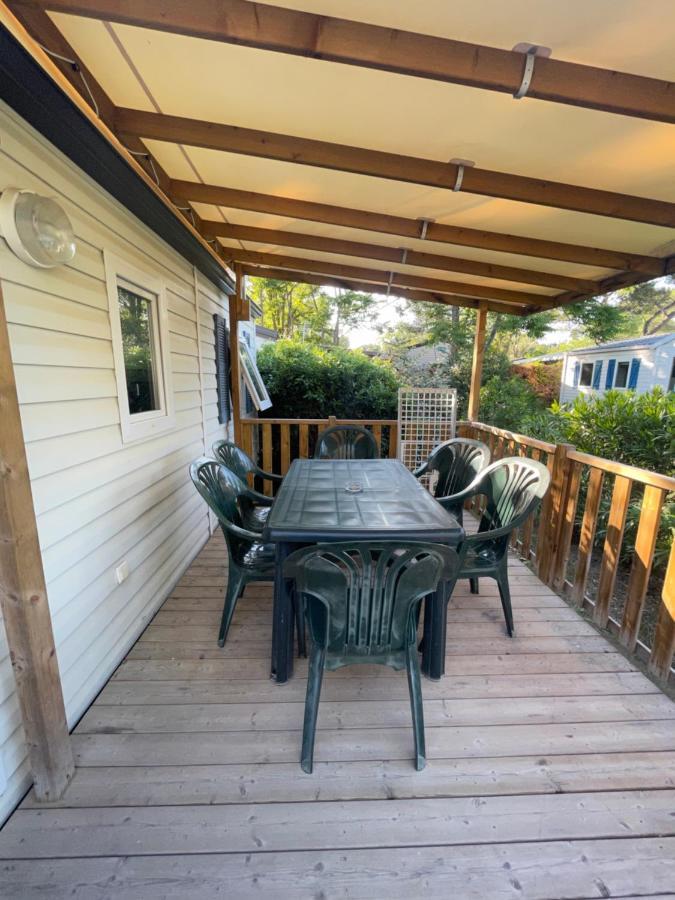 Mobil-Home Au Pied Du Luberon ラ・ロック・ダンテロン エクステリア 写真