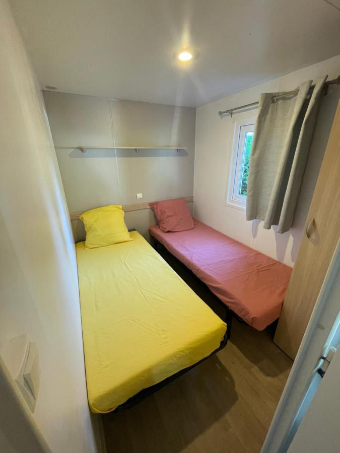 Mobil-Home Au Pied Du Luberon ラ・ロック・ダンテロン エクステリア 写真