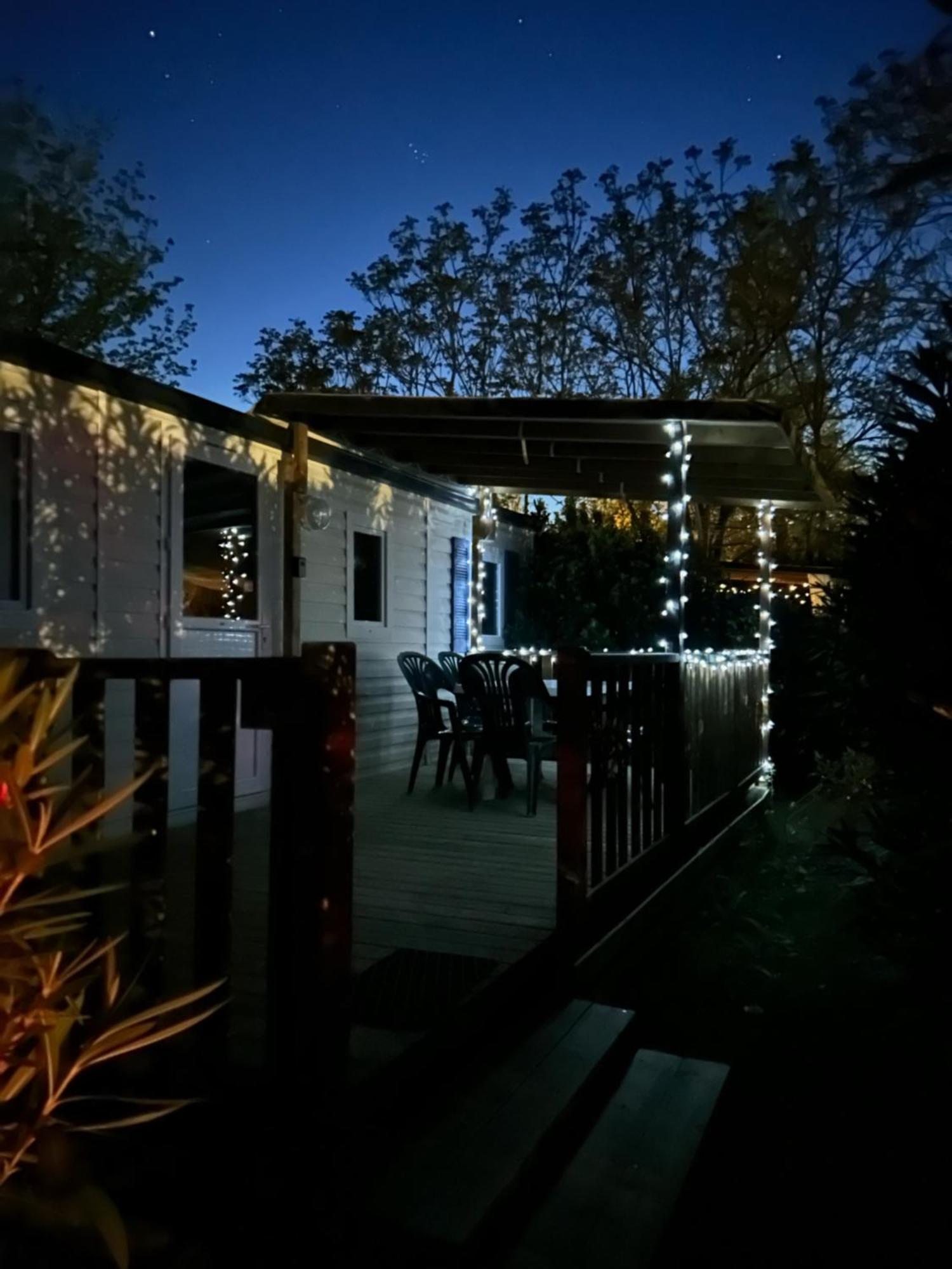 Mobil-Home Au Pied Du Luberon ラ・ロック・ダンテロン エクステリア 写真